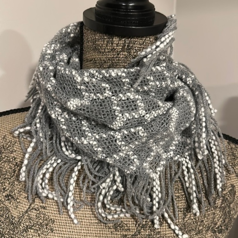 Charcoal gray/white knit tube slouch turtle neck scarf